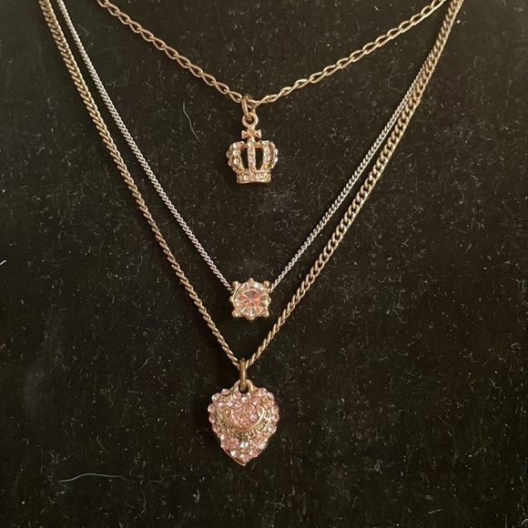 Triple strand gold tone necklace w/3-0.5” prong set Austrian crystal pendants - Picture 7 of 14